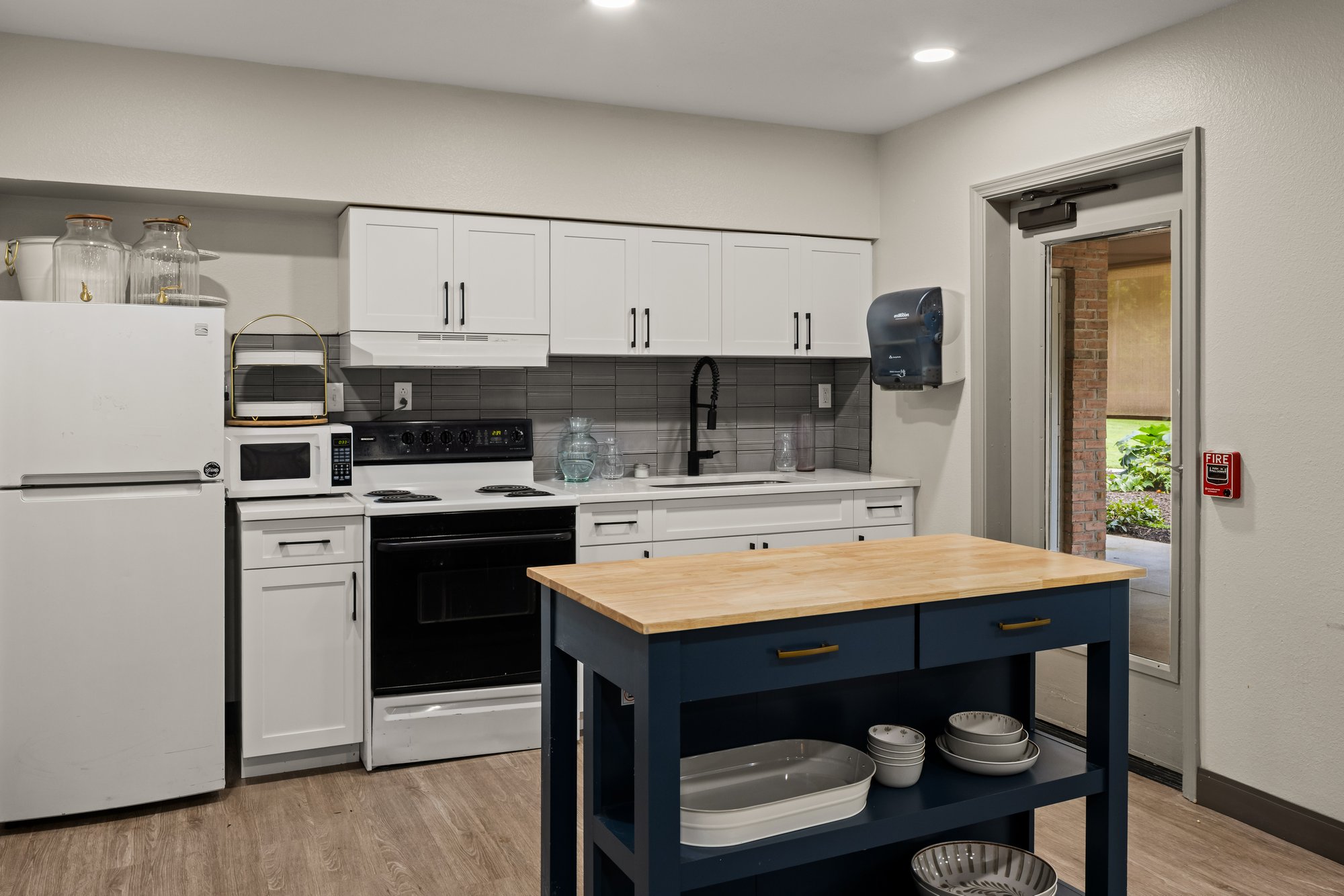 Creekside-At-Shallowford-052 - Community Kitchen